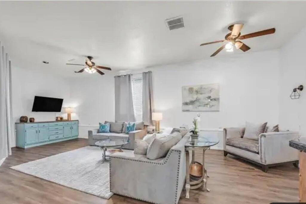 Beautiful Oasis With Rv Or Boat Parking Vila Henderson Exterior foto